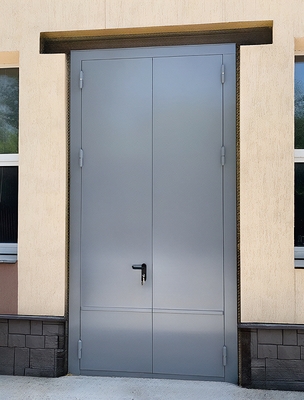 Высокие стальные ворота Высокие стальные ворота