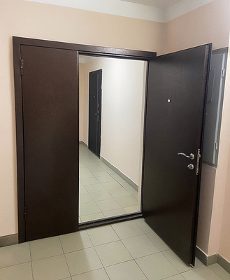 Дверь в тамбур